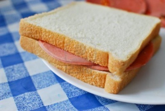 8797292-white-bread-bologna-ham-sandwich-serve-on-a-dish-1024x686