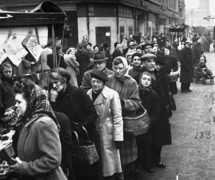 Wartime-food-queues
